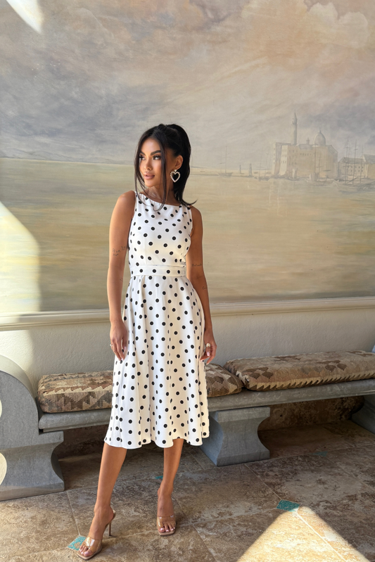 Menerva™ – Pilkullinen midimekko